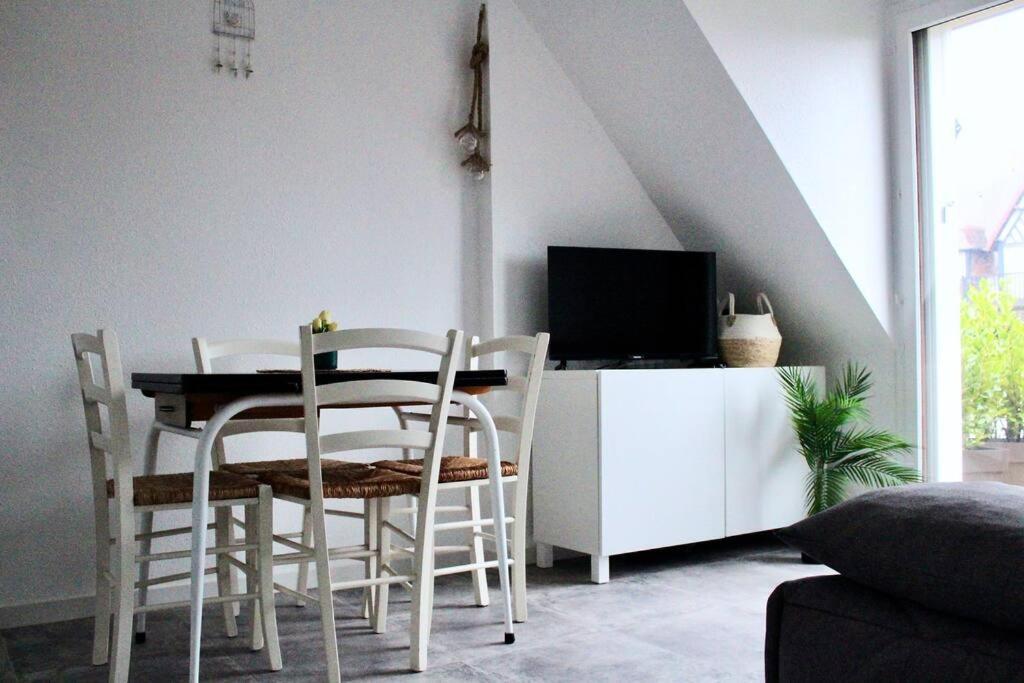 Cabourg, Appartement T2 Acces Direct Mer Exterior foto